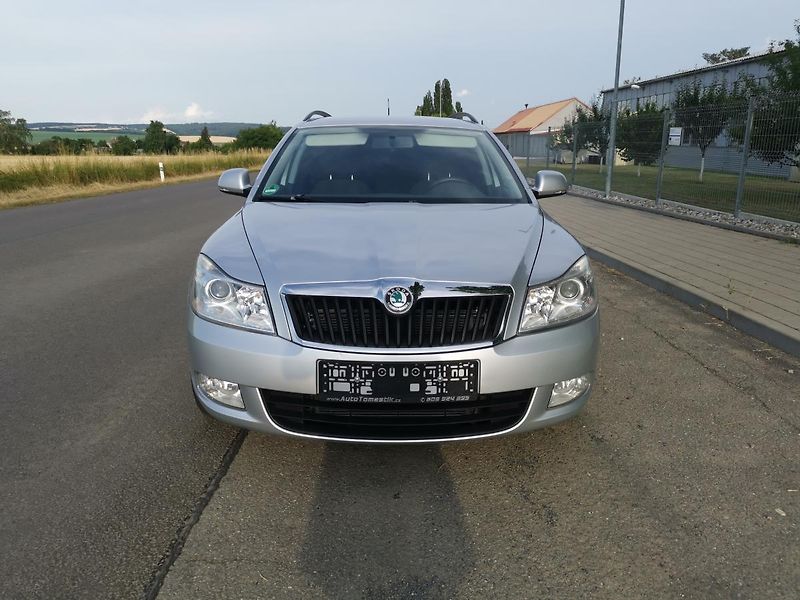Škoda Octavia 2,0TDI 103 kW  CR ELEGANCE - fotka 2 z 49