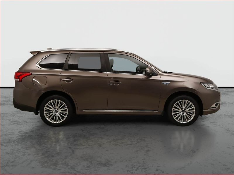 Mitsubishi Outlander (2019) 2.4 PHEV - fotka 6 z 22
