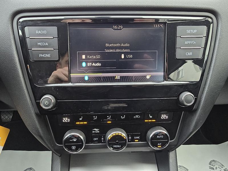 Škoda Octavia 1.6TDi STYLE LED DIGIKLIMA-DPH - fotka 21 z 33