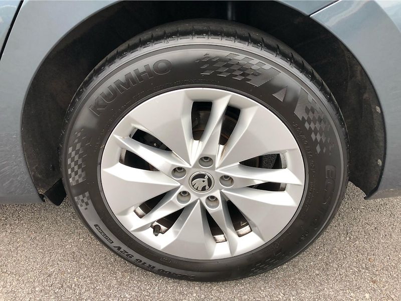 Škoda Octavia Combi 2.0 TDI STYLE  DSG 7° - fotka 14 z 29