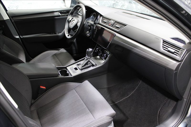 Škoda Superb 1,4 IV 115KW Style DSG - fotka 11 z 37