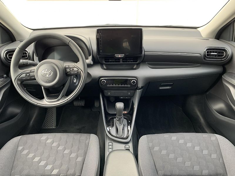Toyota Yaris (2025) STYLE 1,5 HEV 116k AT - fotka 5 z 14