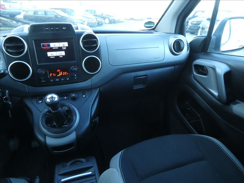Citroën Berlingo 1,2 PT 81kW Multispace Panoram - fotka 30 z 47