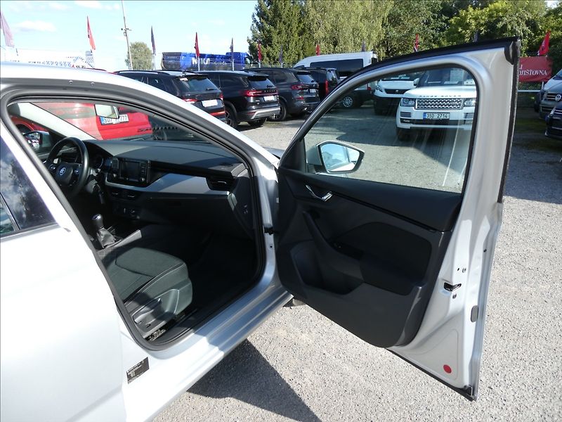 Škoda Scala 1,0 TSi 70kW serviska, DPH, ČR - fotka 23 z 41
