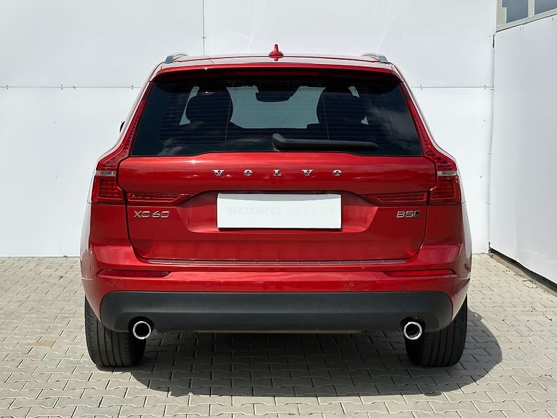 Volvo XC60 Momentum Pro B4 184kW - fotka 6 z 25