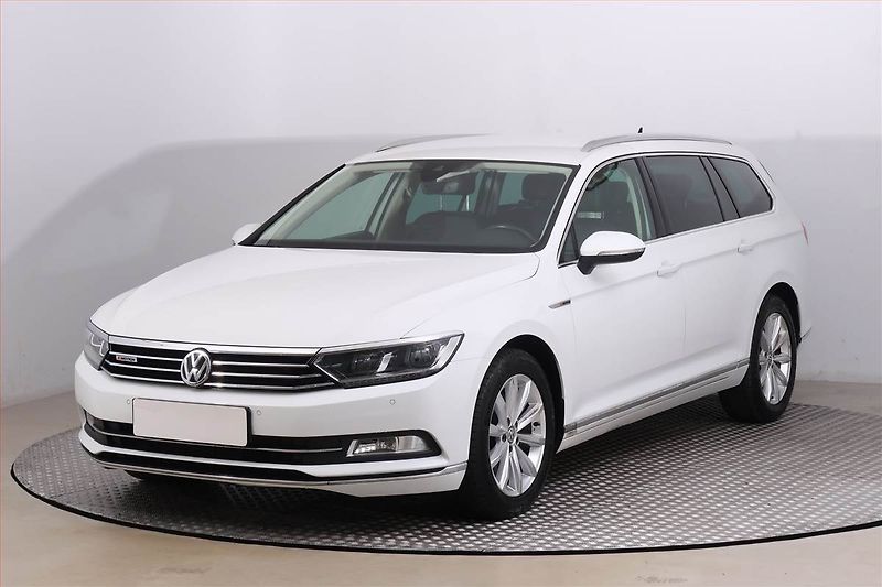 Volkswagen Passat (2016) Highline 2.0 TDI, 4X4 - fotka 2 z 21