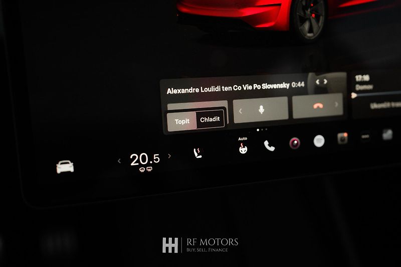 Tesla Model 3 (2024) Performance 625 PS, 4x4 - fotka 12 z 13