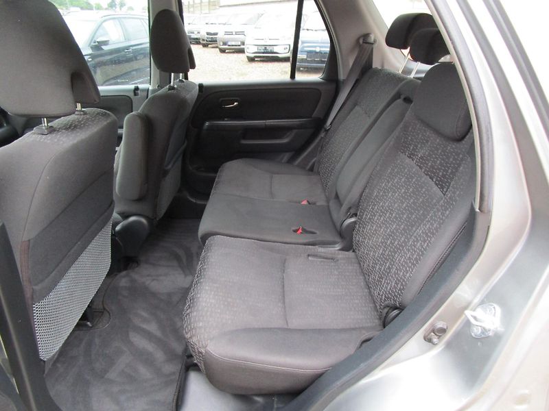 Honda CR-V 2,2D-103KW-4x4-BEZ DPF - fotka 10 z 17