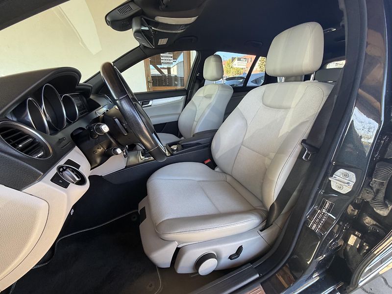 Mercedes-Benz Třídy C 350 CDI AVANTGARDE - fotka 23 z 27