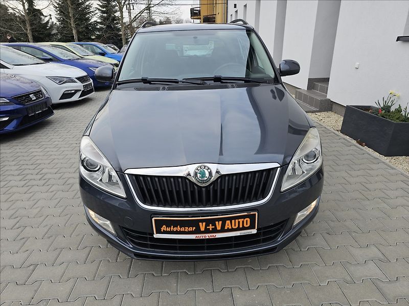 Škoda Fabia II 1,2TSi 63KW Ambiente - fotka 2 z 43