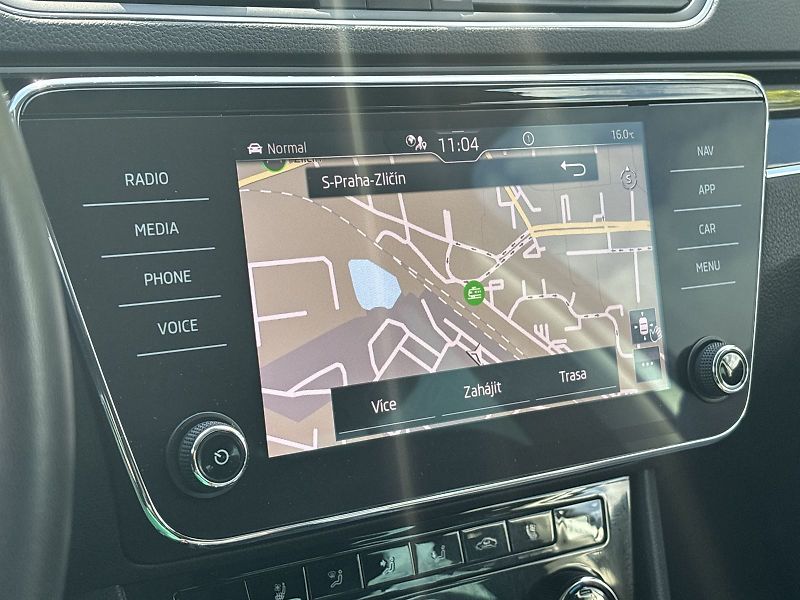 Škoda Superb (2023) Combi 2.0 TDI 4x4 DSG L&K - fotka 11 z 33