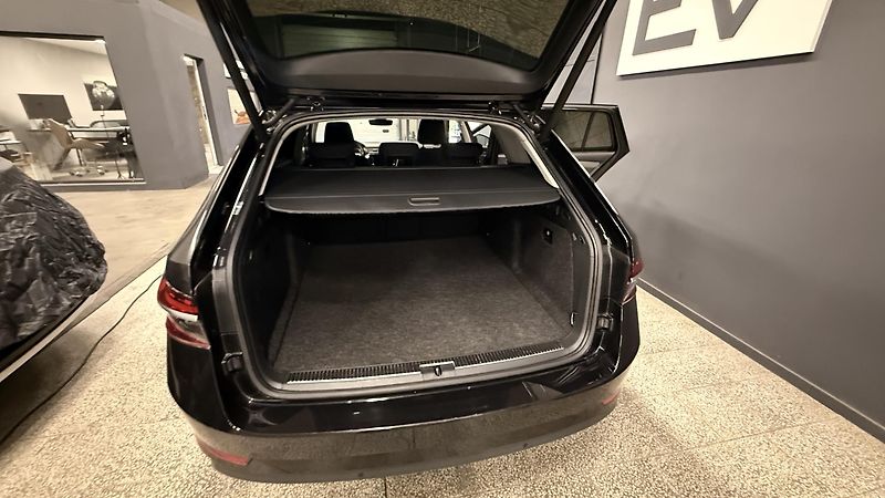 Škoda Superb (2020) 1.4 IV,PHEV ,DOJEZD 38KM,LED - fotka 19 z 49
