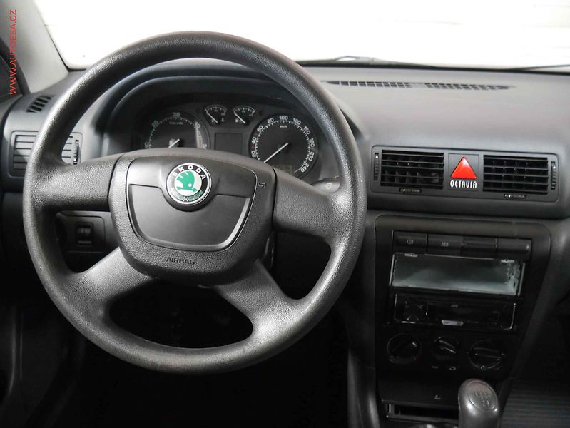Škoda Octavia (2010) 1.9 TDi, AC, temp - fotka 11 z 16