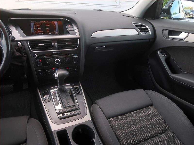 Audi A4 (2015) S-Line 2.0 TDI, Automat - fotka 8 z 16