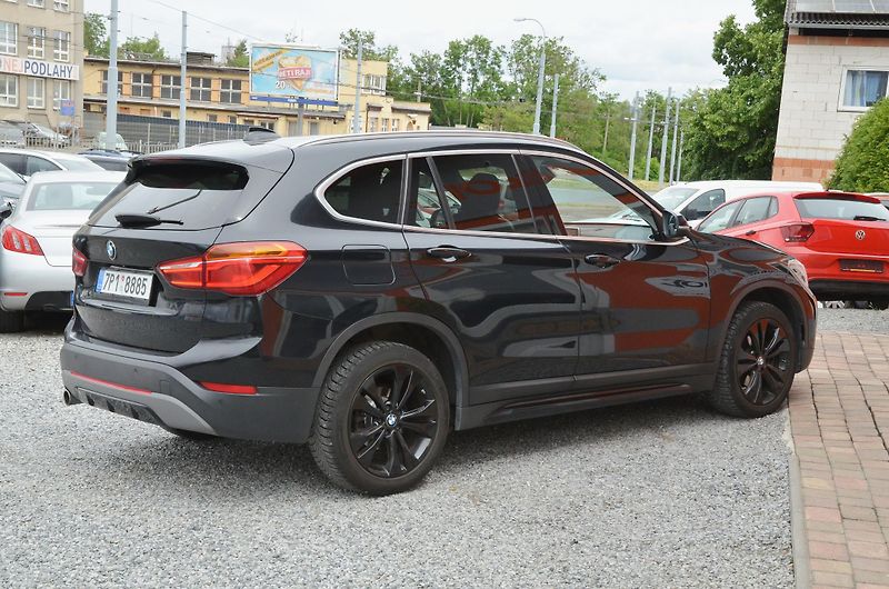 BMW X1 (2015) sDrive 18d 110kW SPORT / LED - fotka 6 z 39