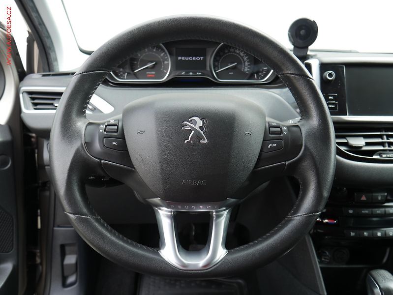 Peugeot 208 (2014) 1.6i, ČR, autoAC, temp - fotka 12 z 15