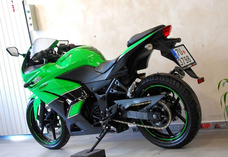 Kawasaki Ninja 250 R (2010) Ninja 250R - hezký stav, ŘP sk - fotka 14 z 20