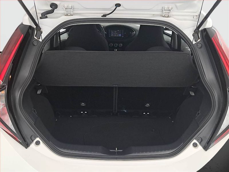 Toyota Aygo (2022) 1.0, Serv.kniha, Tempomat - fotka 13 z 17
