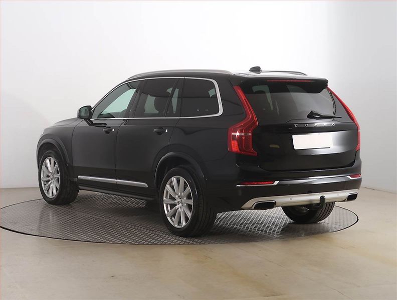 Volvo XC90 (2015) D4 - fotka 4 z 23