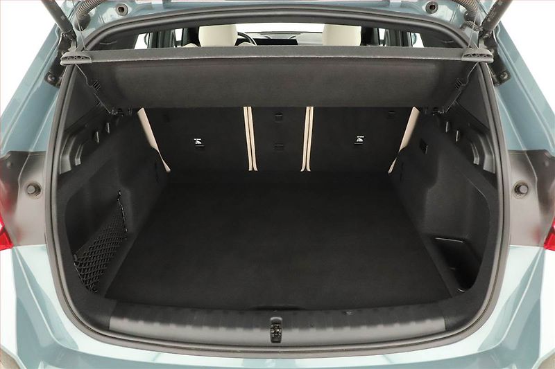 BMW iX (2023) xDrive30, SoH 100% - fotka 11 z 28