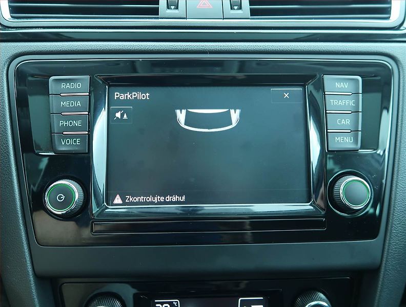 Škoda Rapid (2016) Spaceback 1.2 TSI, Xenony - fotka 17 z 17