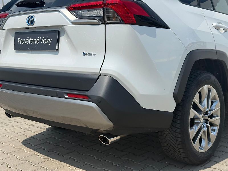 Toyota RAV4 2.5 HSD e-CVT AWD Executive + - fotka 30 z 30