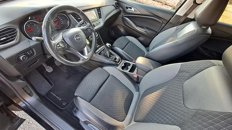 Opel Grandland X 1.2 Turbo S&S NAVI - fotka 17 z 26