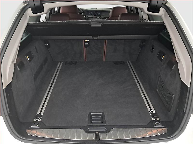 BMW Řada 5 (2012) 525d xDrive, 4X4, Automat - fotka 14 z 21