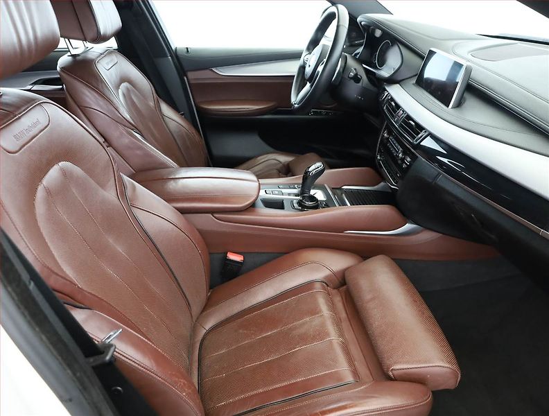 BMW X6 (2017) M Paket xDrive30d - fotka 7 z 18