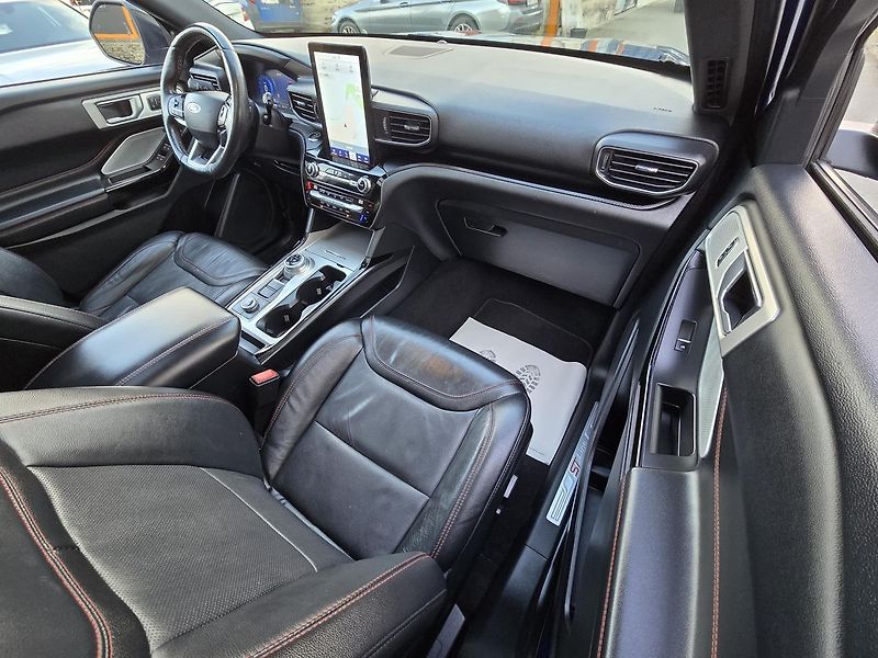Ford Explorer V6 336kW PHEV AWD ST-Line - fotka 10 z 45