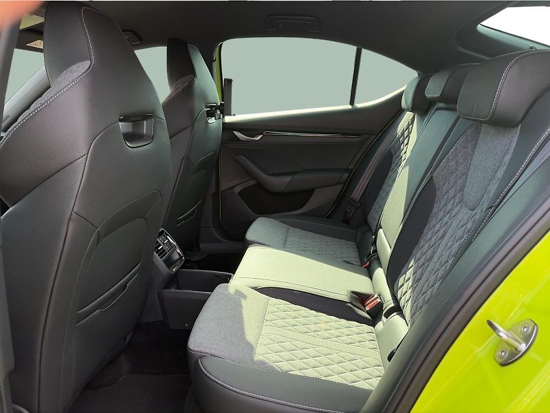 Škoda Octavia 1.5TSi Sportline  DSG 110kW - fotka 15 z 23