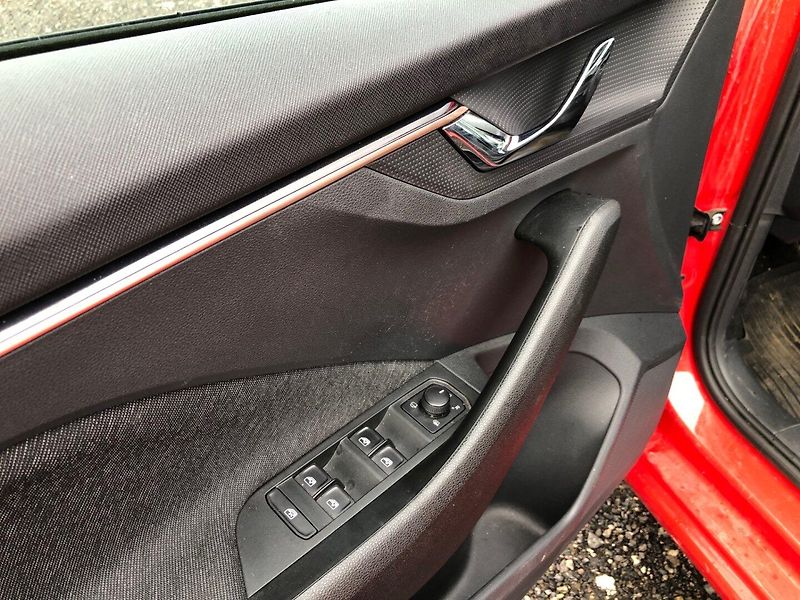 Škoda Scala (2020) 1.6 TDi - fotka 16 z 23