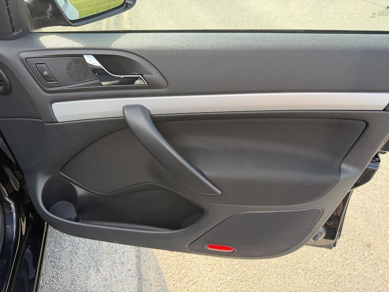 Škoda Octavia (2011) 2,0TDI 103 kW ELEGANCE 1MAJITE - fotka 18 z 48