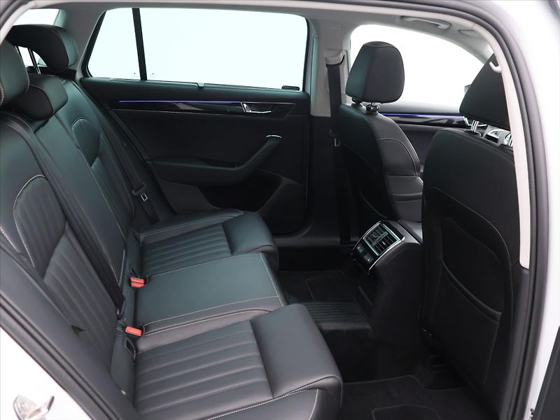 Škoda Superb 2,0 TDI 140kW DSG 4x4 CZ L&K - fotka 13 z 34