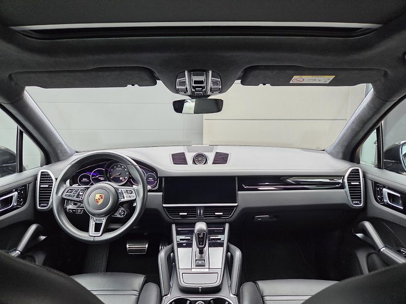 Porsche Cayenne TURBO 1maj ZÁRUKA 11/27 - fotka 7 z 49