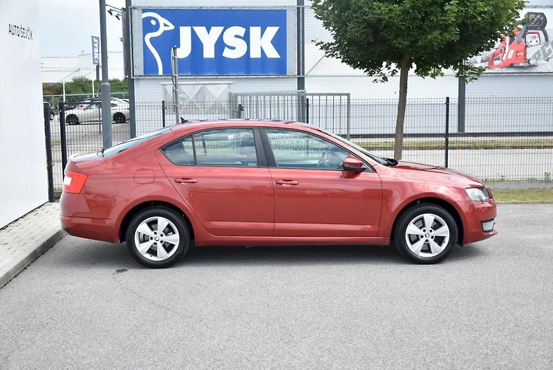 Škoda Octavia (2015) Elegance 1.8 TSI 132 kW - fotka 13 z 31