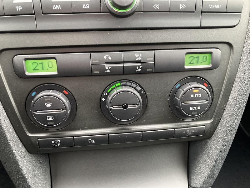 Škoda Octavia (2006) Combi 1,9 TDI, tažné, serviska - fotka 15 z 21