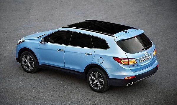 Hyundai Grand Santa Fe.