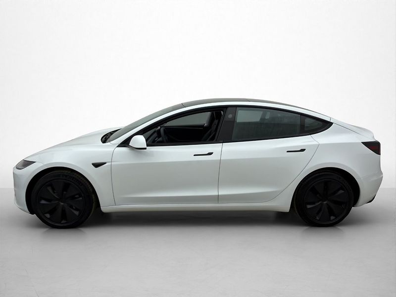 Tesla Model 3 Long Range AWD Highland Tažné - fotka 2 z 25