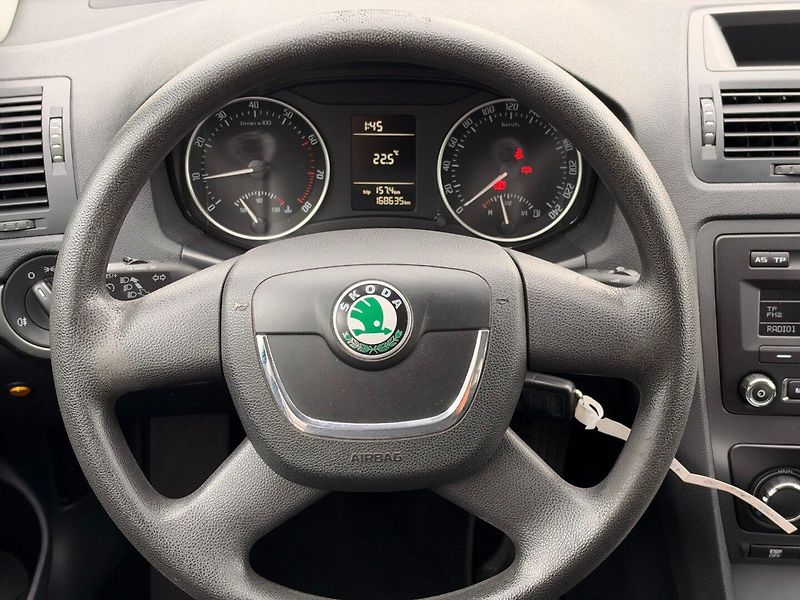 Škoda Octavia (2009) Ambition 1.6 MPi 75kW - fotka 16 z 35