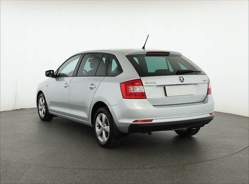 Škoda Rapid (2014) Spaceback 1.2 TSI, ČR,1.maj - fotka 4 z 16