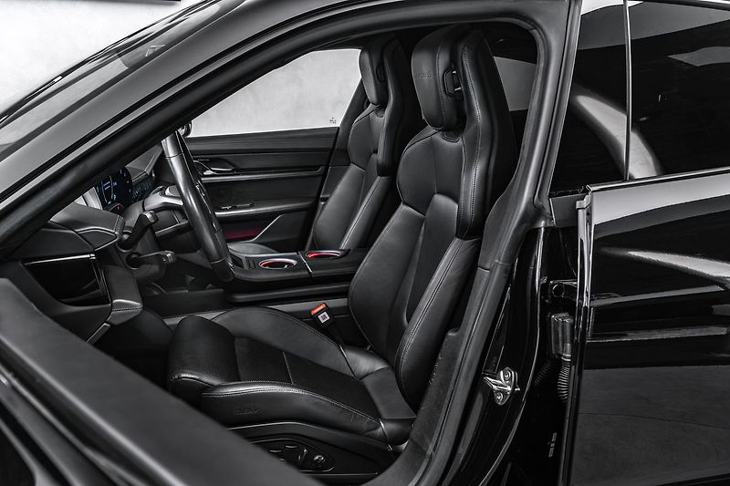 Porsche Taycan Turbo S Keramiky Pano 360 - fotka 14 z 28