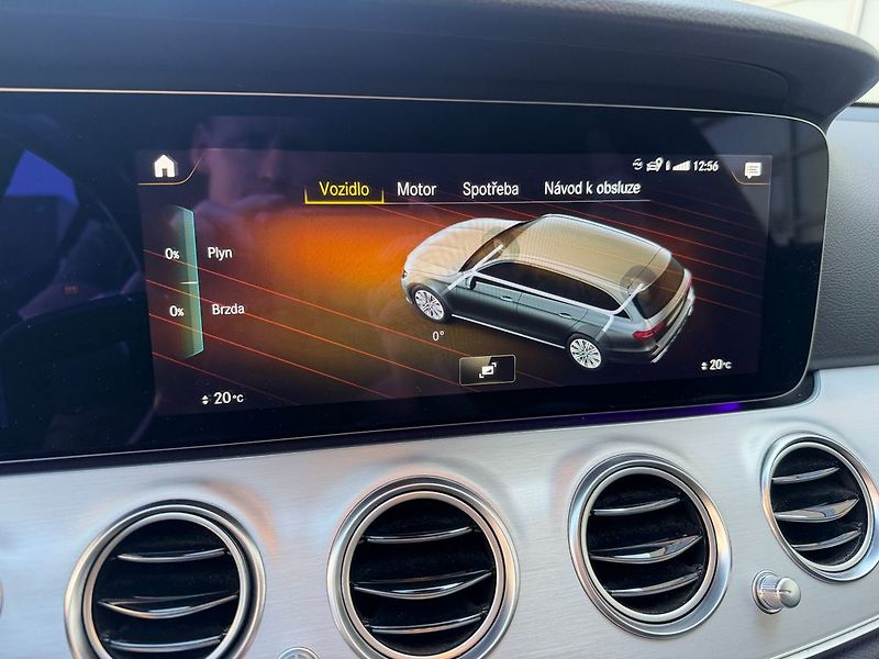 Mercedes-Benz Třídy E (2022) - fotka 51 z 55