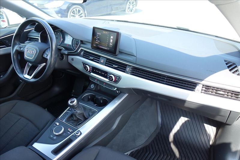 Audi A4 2,0 TDi, ČR, 1 MAJ., SERV. KN. - fotka 12 z 39