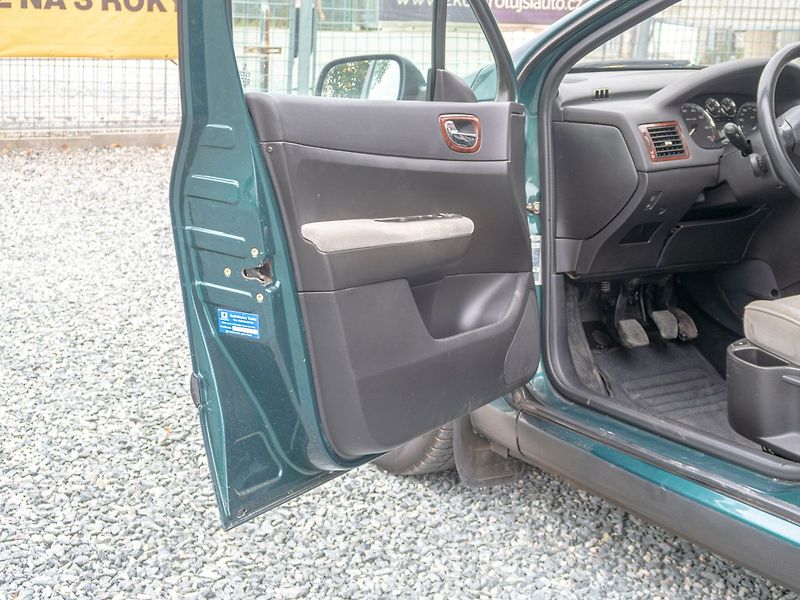 Peugeot 307 (2006) 1.6i 16V 80KW – VÝHŘEV SED - fotka 10 z 38