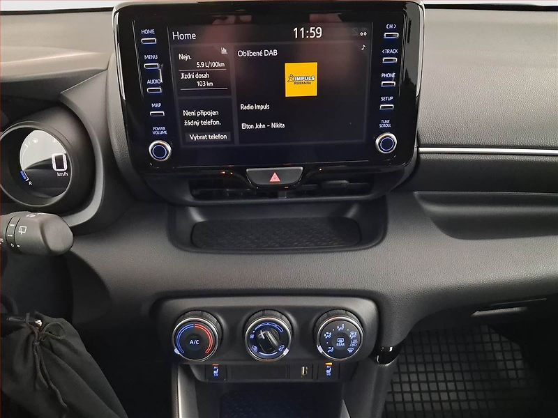 Toyota Yaris (2023) 1.5 VVT-i, ČR,1.maj - fotka 12 z 18