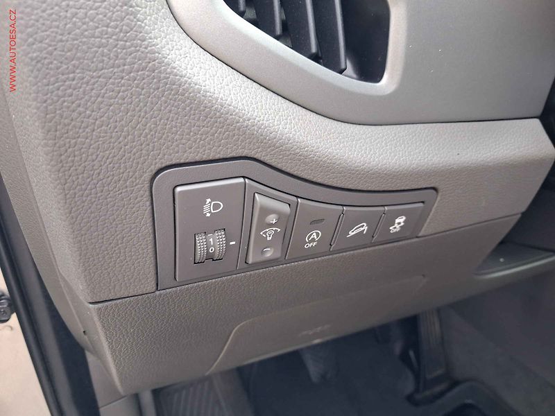 Kia Sportage (2013) 1.6 GDi, Active, navi - fotka 14 z 17