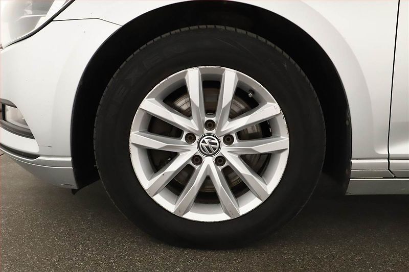 Volkswagen Passat (2016) 2.0 TDI, Navi, Tempomat - fotka 12 z 17
