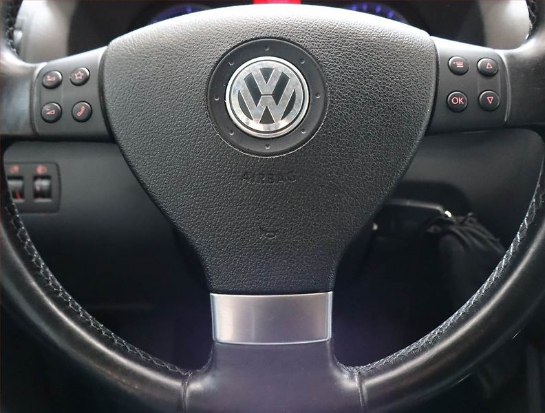 Volkswagen Touran (2009) 2.0 TDI, nová STK, Tažné - fotka 18 z 18