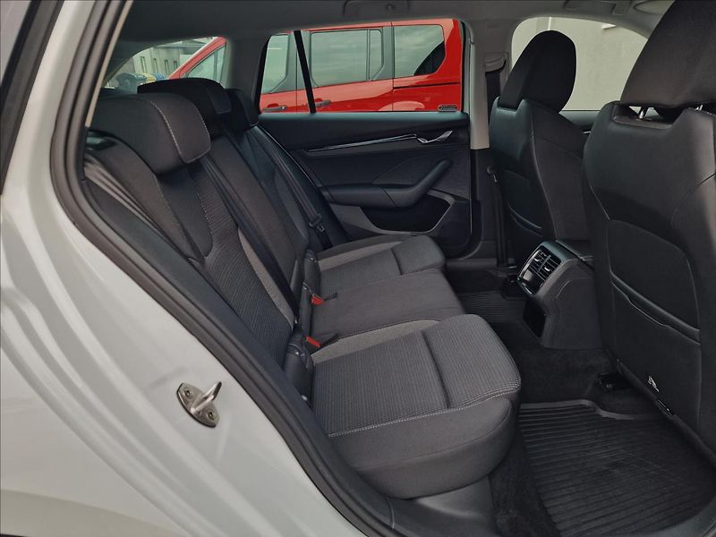 Škoda Octavia 2.0 TDI 110kW Combi,ČR,1.Maj. - fotka 15 z 50